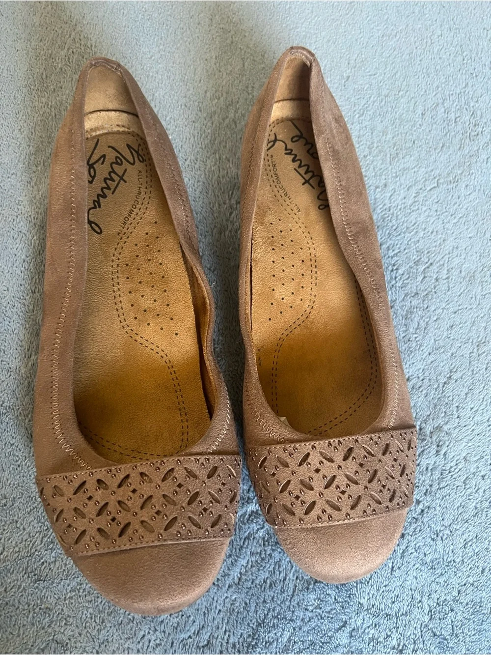2 Pairs of Flat shoes